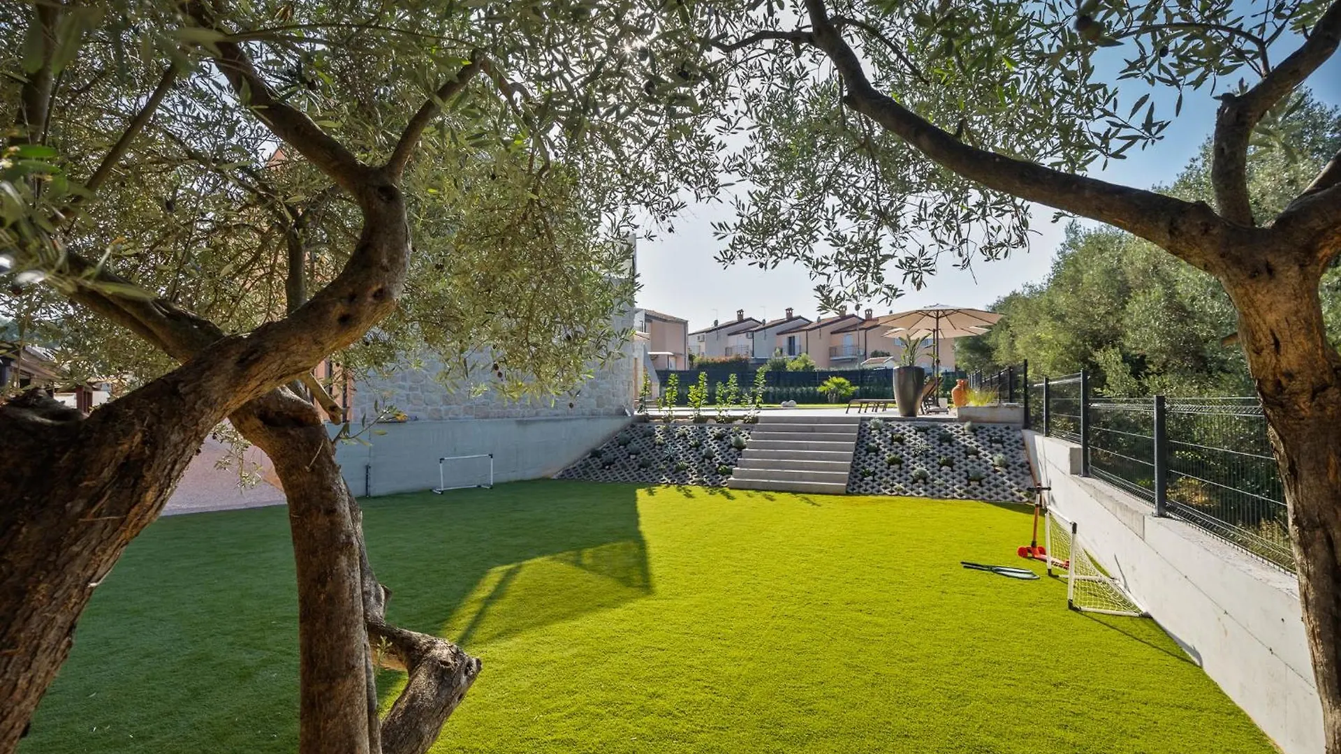 Tar-Vabriga Modern Villa Ava With Outdoor Pool In Tar 0*,