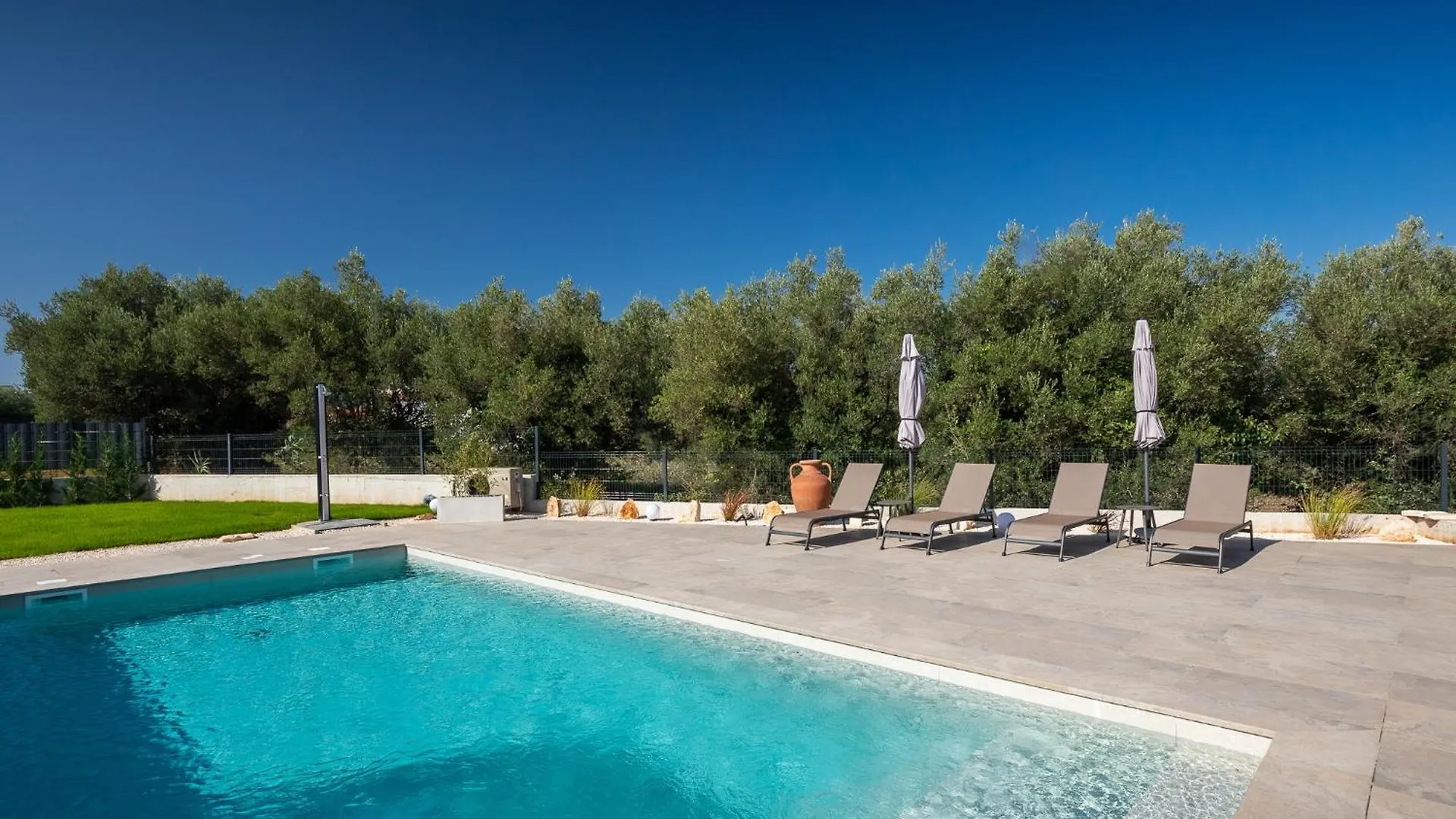 Tar-Vabriga Modern Villa Ava With Outdoor Pool In Tar